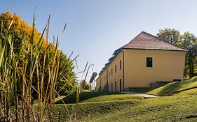 Dvorec Trebnik - Sobe